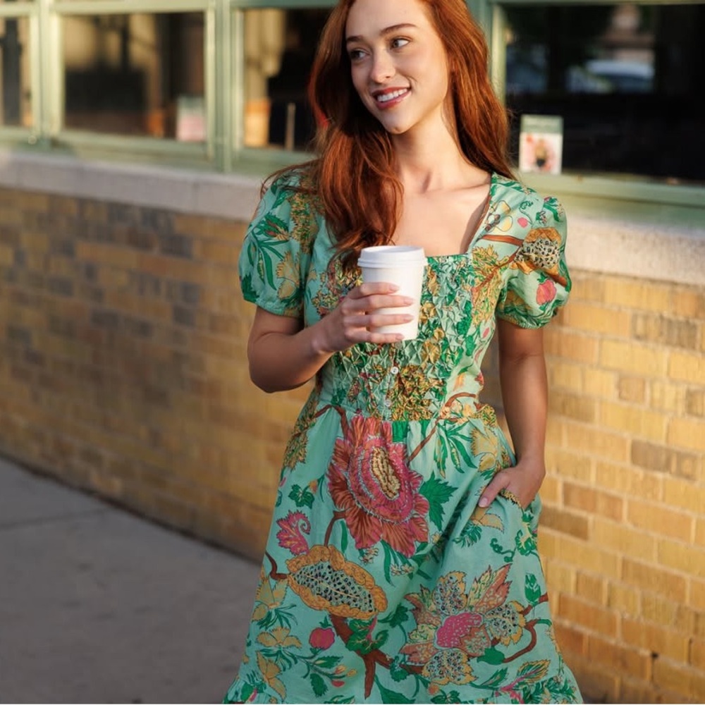 EUC House of Harlow Green Floral Dress